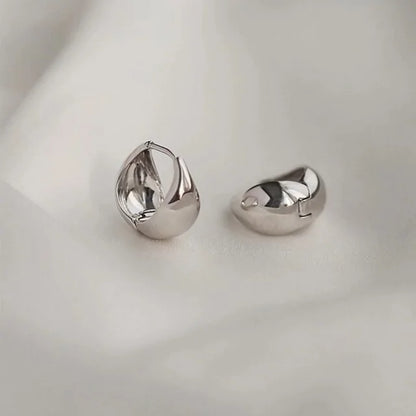 AtXrzOrqayGkbEz.webp